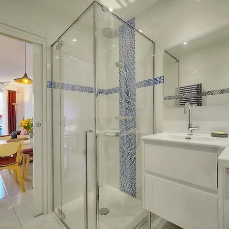 Apartment 2 Pieces Moderne 8 Mn Du Palais A1b238 Cannes
